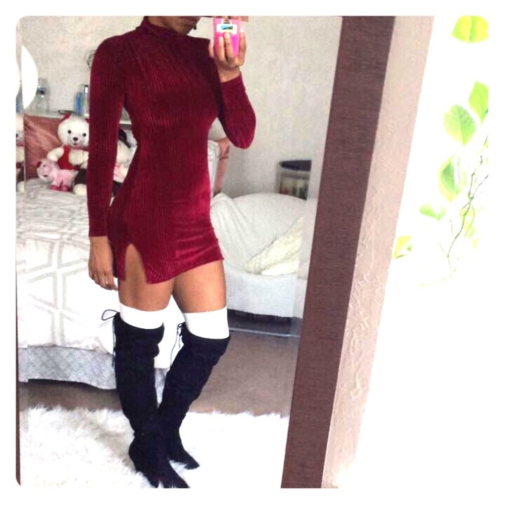 Ribbed Velvet Dark Red Turtleneck Dress